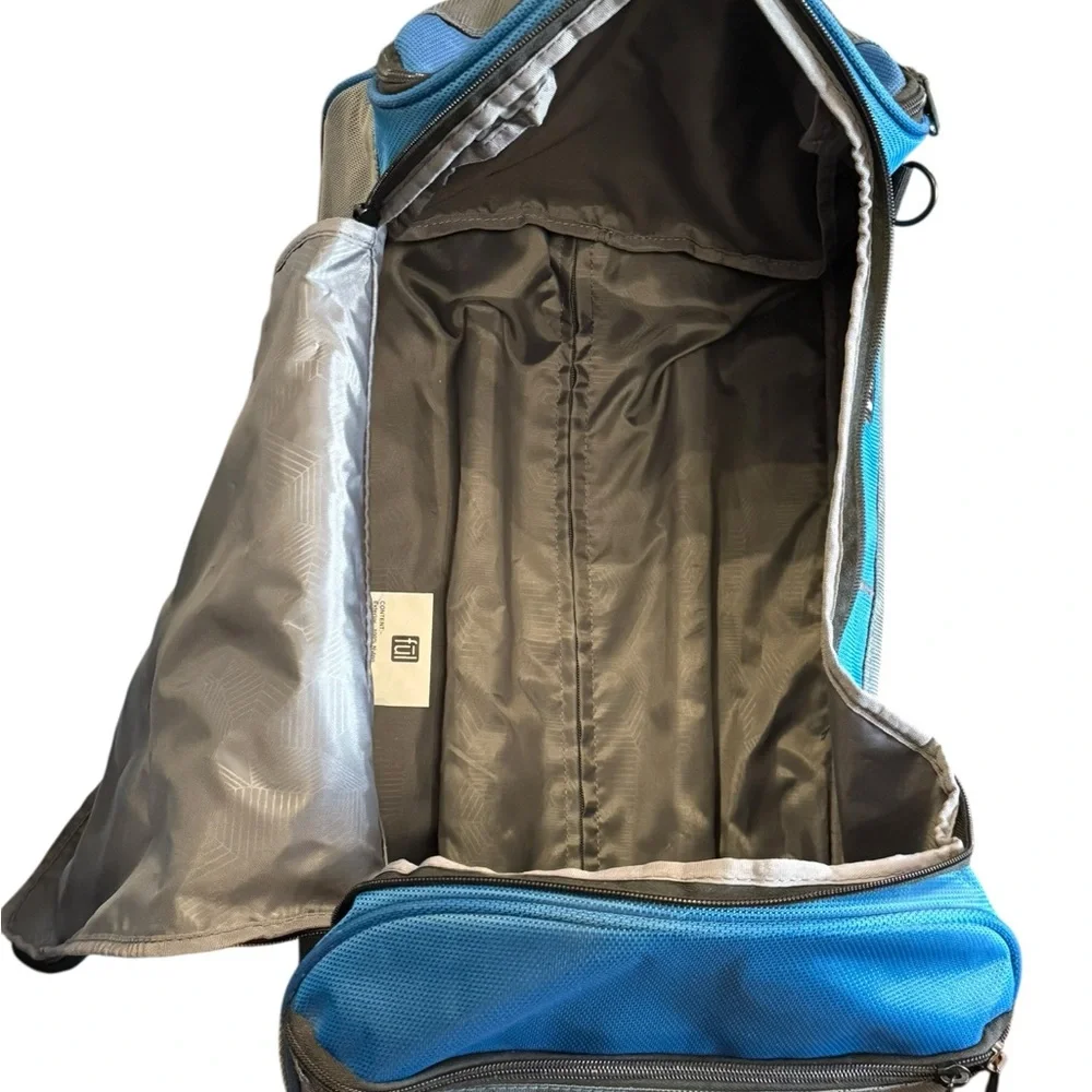 Fūl Rolling Rolling Carry-On Travel Bag Blue Black Soft-Sided Wheeled Duffel